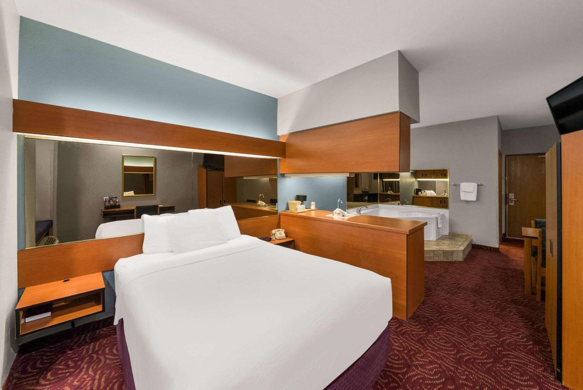 Econo Lodge Inn & Suites Mesquite - Dallas East Exterior foto